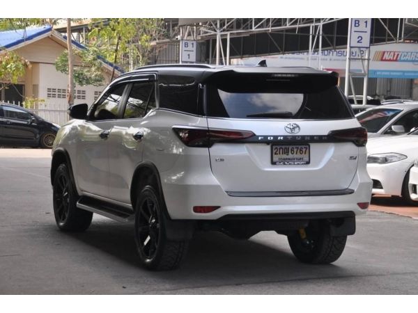 Toyota Fortuner 2.8V 2WD AT ปี2017 รูปที่ 2